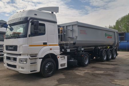 Автопоезд КАМАЗ-5490-022-87 с полуприцепом Grunwald-9453
