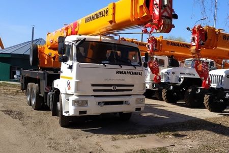 Автокран КС-45717К-3Р AIR