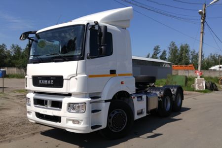 Автопоезд КАМАЗ-65206-012-68(Т5) с полуприцепом НЕФАЗ-9509-0000016-30